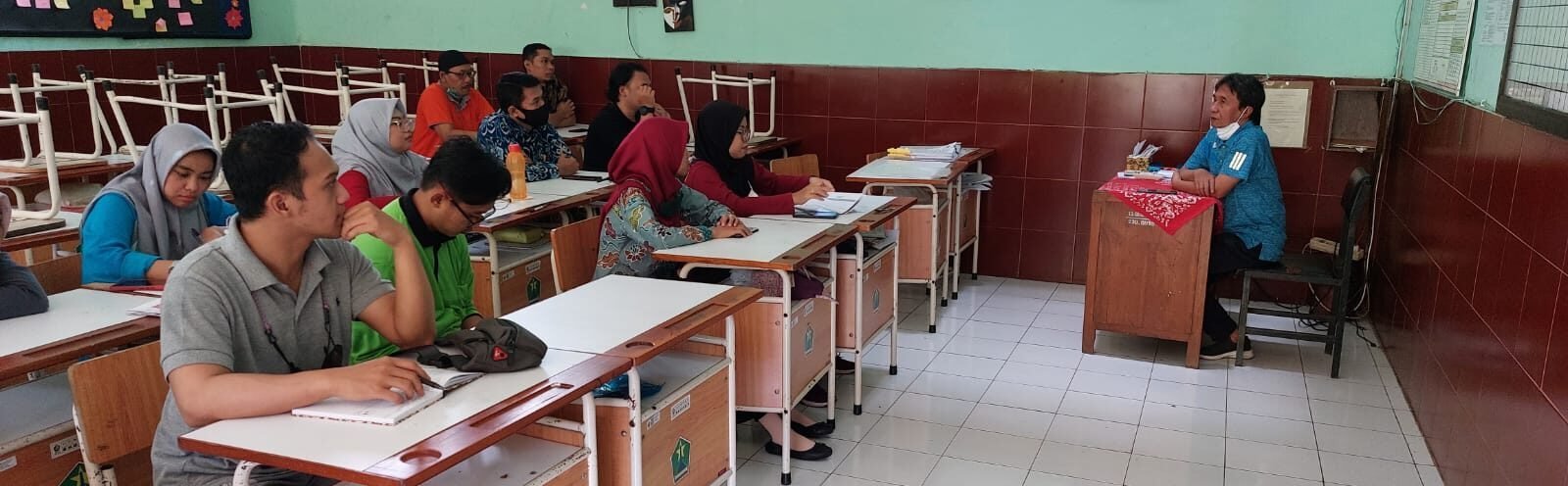 Penandatanganan Kontrak Sekaligus Evaluasi dan Peningkatan Kinerja Tenaga Kependidikan